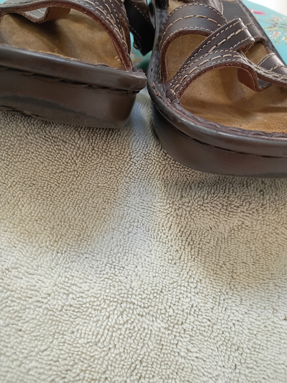 Naot Leather Barely Worn Comfort Sandals - Picture 5 of 5